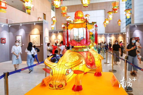 中秋国庆期间中山市文化馆举办彩灯刺绣工艺美术展览